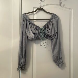 BEGINNING BOUTIQUE LIGHT TEAL LONG SLEEVE TIE FRONT CROP TOP SIZE 10